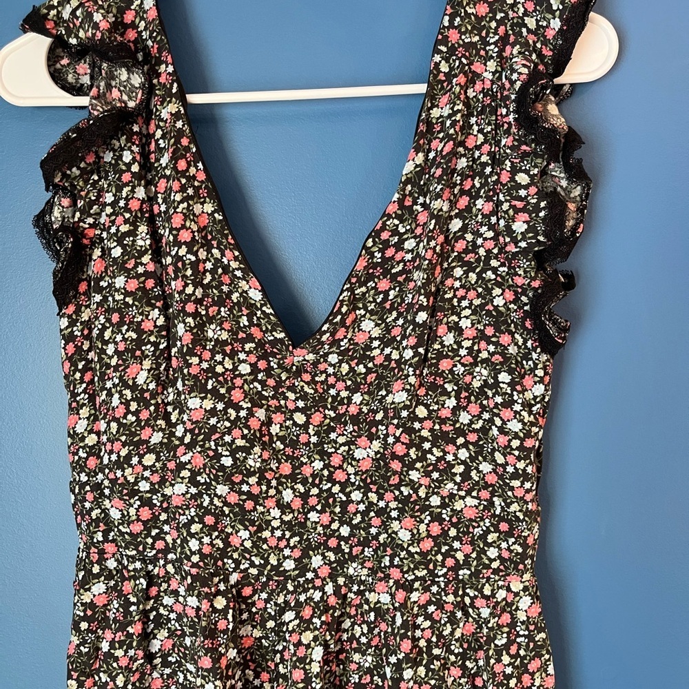 Trixxi Multicolor Floral Romper Open Back Size Small - Picture 4 of 12